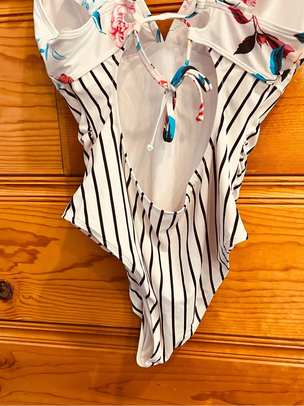 Cupshe Floral Striped Ruffle V Neck One Piece Swimsuit XXL Cottagecore Boho Chic